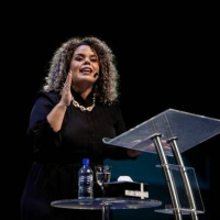 Faça o exame - Manuelle Frota