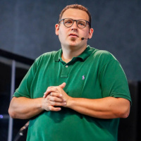 Torne-se um Padrão de Serviço - Diego Ticianeli