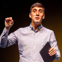 Consciência Política - Thiago Garcia