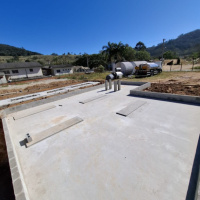 Obras da usina de asfalto do CIM-Amurel avançam e já estão 80% concluídas