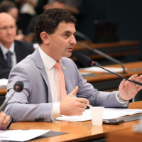 Deputado Rafael Pezenti detalha posição do MDB contra aliança com Lula