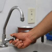 Moradores da Cohab do Guatá ainda sofrem com problemas no abastecimento de água