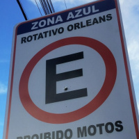 Estacionamento rotativo é suspenso em Orleans e novo modelo será gerido pela prefeitura até nova licitação