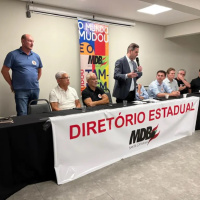 MDB de Santa Catarina decide romper com governo Jorginho Mello e projeta candidatura própria em 2026
