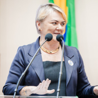 Deputada Luciane Carminatti cria emenda para proibir importação de derivados de leite em pó para socorrer produtores catarinenses