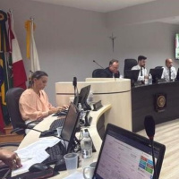 Oposição cobra transparência sobre gastos com publicidade em Orleans e critica clima de tensão na Câmara