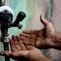 Moradores denunciam falta de água há semanas no Barro Branco e cobram solução da Prefeitura