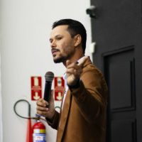 2 caminhos, 1 escolha certa - Roberval Brito