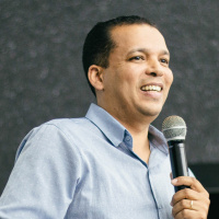 A fé que move a família - Atevaldo Silva