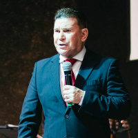 Construindo o seu presente confessando a Palavra - Pr. Eli Parreira