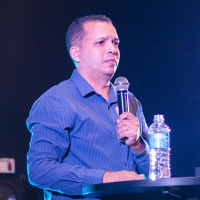 Deus tira você do caos e coloca na Glória - Atevaldo Silva