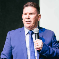 A quem estamos dando crédito, ao mundo ou a Deus? - Pr. Eli Parreira