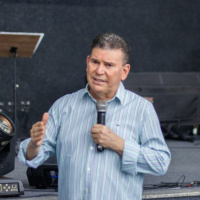 Pastor Eli Parreira | Refletindo a imagem de Deus