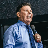 Pastor Eli Parreira - Renovados Pela Fé na Palavra