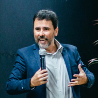 Conferência De Homens E Mulheres - Bráulio Galo