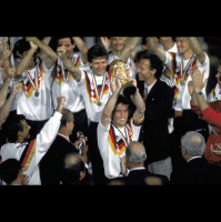 Futebolítico #4 - Um título em plena reunificação (1990)