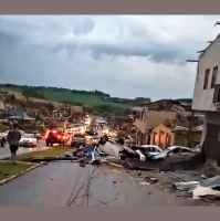 Mais de 60 feridos são transferidos após tornado destruir cidade no Paraná, diz secretário de Saúde