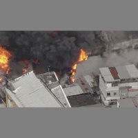 Há risco de outros desmoronamentos, diz porta-voz do Corpo de Bombeiros sobre incêndio em galpão no Rio