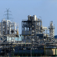 Disponibilização de 400 milhões de barris de petróleo é solução a curto prazo para conter preços, diz especialista