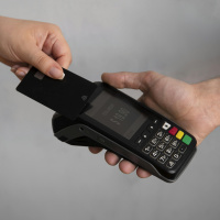 Medo de roubos e golpes no Carnaval muda hábitos dos foliões saiba como se proteger