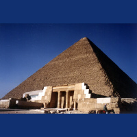 Experiência imersiva leva visitantes às pirâmides do Egito em São Paulo