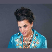 Dora: Grace Gianoukas estreia monólogo sobre recomeços e escolhas de vida