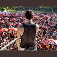 Veio para ficar: após sucesso em SP, Di Ferrero quer levar bloco para outras cidades