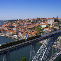 Portugal decide neste domingo entre centro-esquerda e ultradireita no segundo turno presidencial