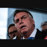 Descumprimentos seguidos tornaram prisão domiciliar de Bolsonaro inevitável, avalia professor