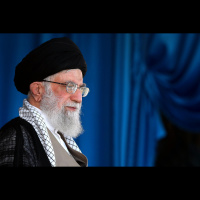 Morte de Ali Khamenei não deve mudar rumo do regime iraniano, avalia professor da Unifesp