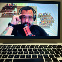 Dois Passos Para Tras