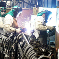 Indústria brasileira tem queda de 0,3% no último trimestre 