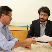 O prefeito de Volta Redonda, Samuca Silva (Podemos), recebeu na tarde passada, os representantes dos professores da rede municipal.