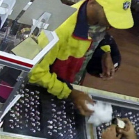 Um dos suspeitos de assaltar joalheiria é preso em Resende