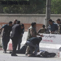 Duplo ataque a bomba mata 25 no Afeganistão 6 são Jornalistas.