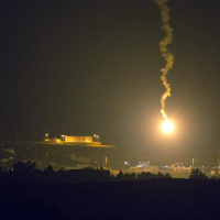 Governo de Israel informou que dezenas de foguetes foram lançados da Faixa de Gaza