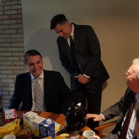 Bolsonaro tenta estreitar laços com EUA