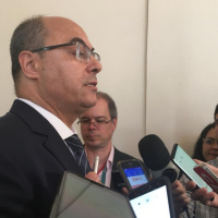 Witzel cogita chamar PMs aposentados se intervenção no Rio não continuar