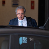 Paulo Guedes diz que pretende cortar verbas do Sistema S