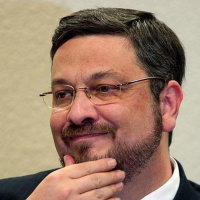 Palocci vai à sede da Justiça Federal para colocar tornozeleira eletrônica