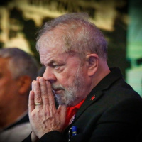 STF analisa pedido de liberdade de Lula
