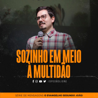 Sozinho em meio à multidão