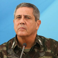 Presidente queria deixar um núcleo militar no Planalto