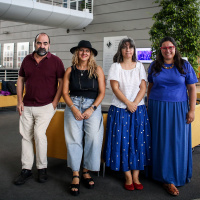 Laura Sanches, Mónica Almeida e Mónica Pereira: devemos banir telemóveis das escolas básicas?