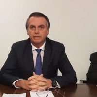 Bolsonaro se coloca em situação de tutela para consertar fala polêmica