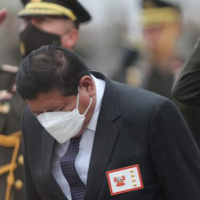 SE BUSCA MINISTRO DE DEFENSA