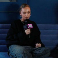 Un grupo de fans entrevista a Ana Mena: “Me gustaría colaborar con Maria Becerra