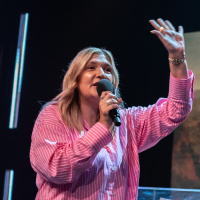 #785 - Deus Tem Mais Para Ti (Joana Cabral)