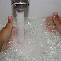 Torneiras automáticas são uma nova alternativa para economizar água