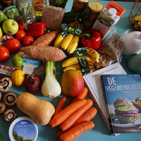 Veganos tem dieta baseada só em vegetais, livres de todos os alimentos de origem animal